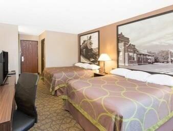 Super 8 By Wyndham Belleville Bagian luar foto