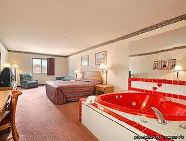 Super 8 By Wyndham Belleville Bagian luar foto
